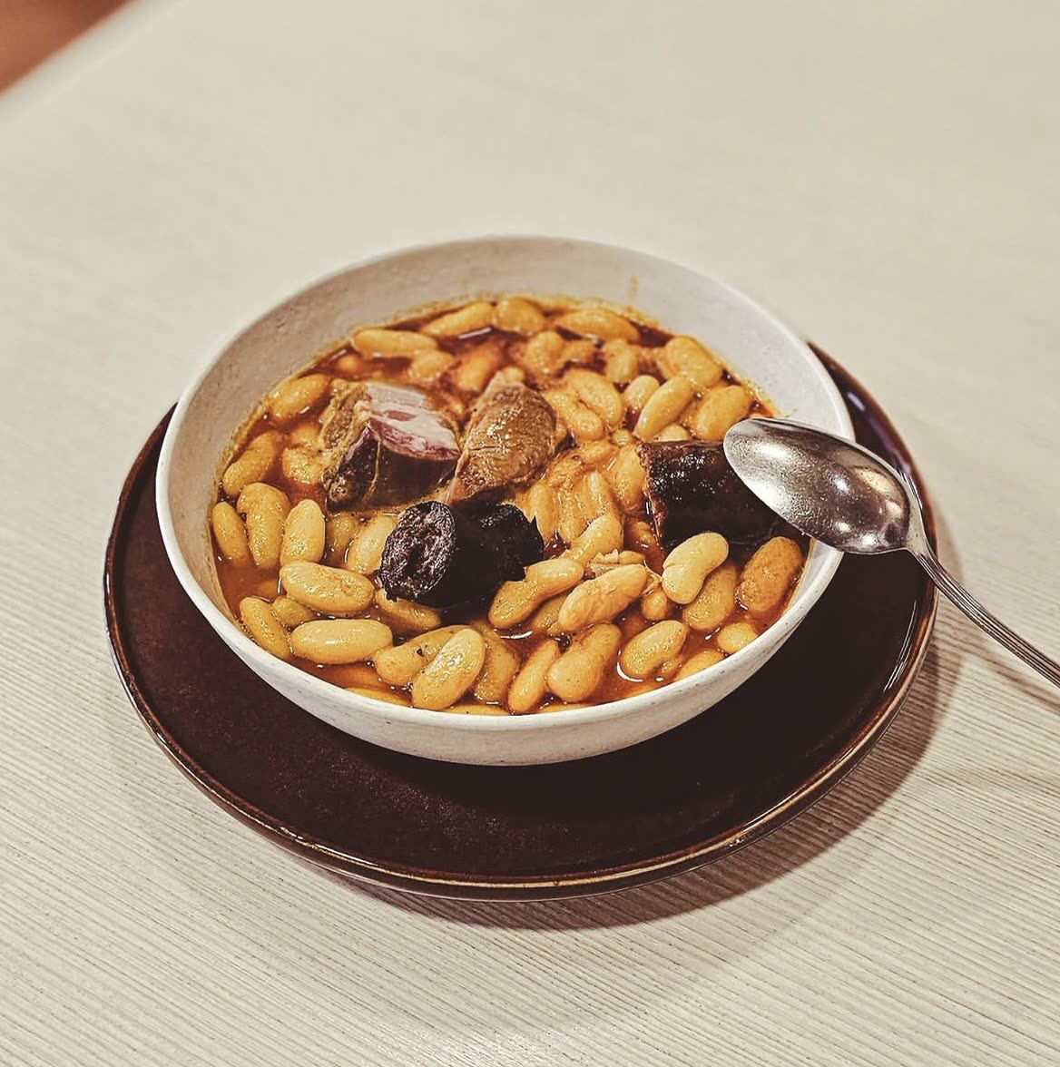 Fabada asturiana en cazuela